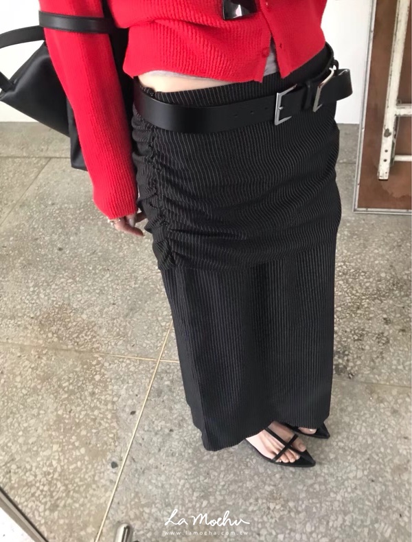側抓皺屁簾條紋西裝裙